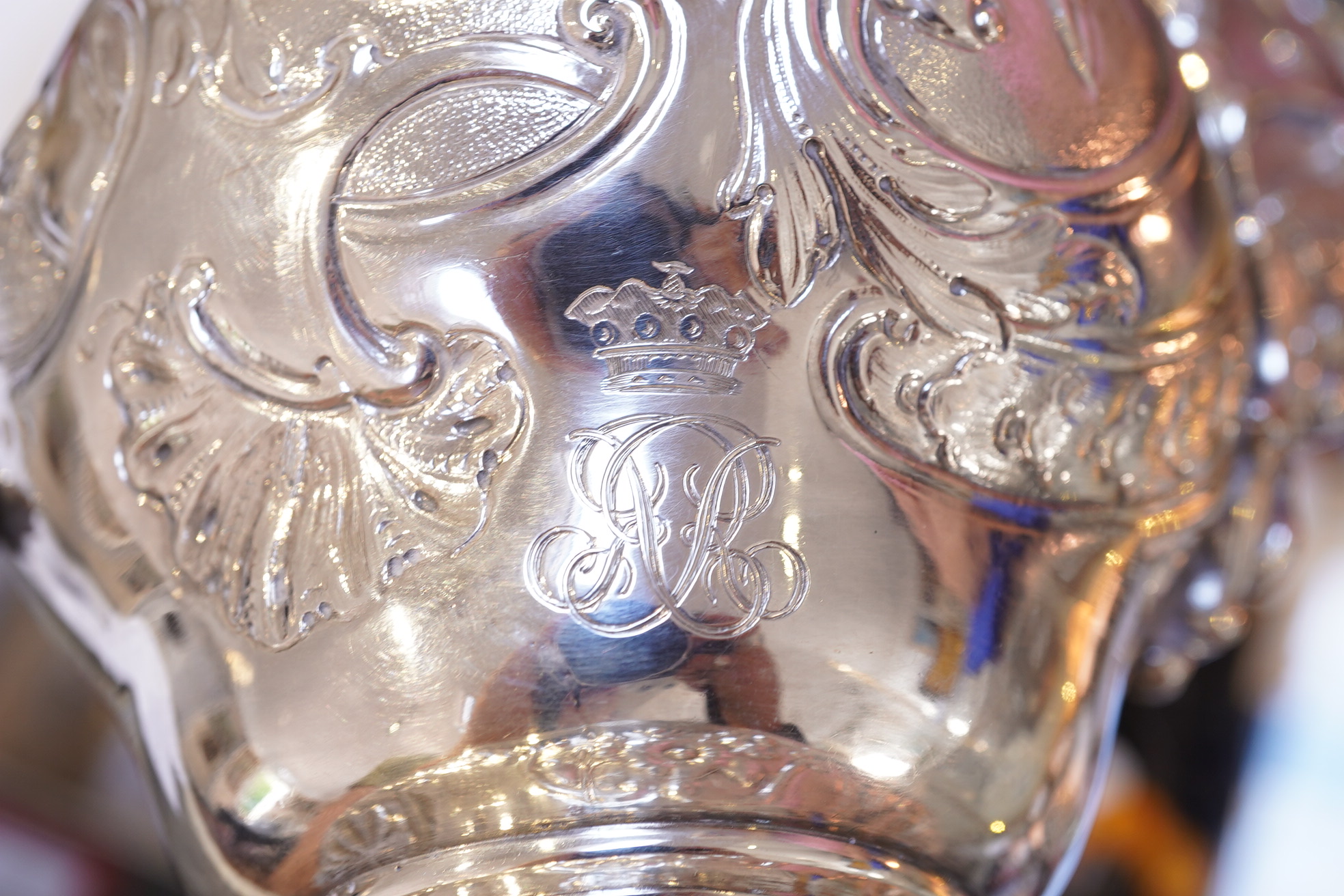 A good Victorian silver baluster coffee pot, by Susanna Cook